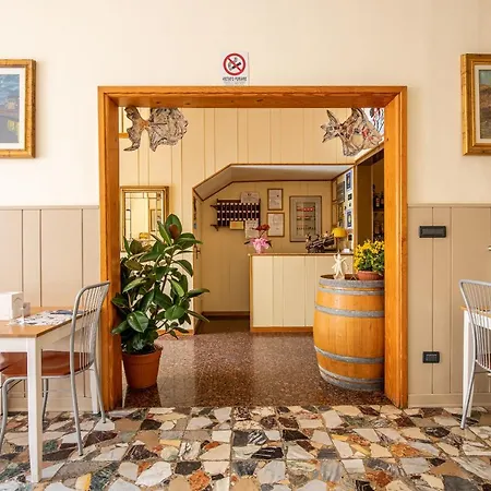 Hotel Paolina Viareggio